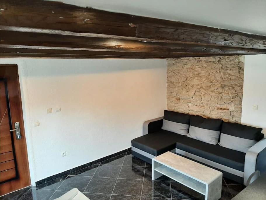 T3 Hyper-Centre Au Calme Tout Equipe Parking Prive Apartment Castres  Exterior foto